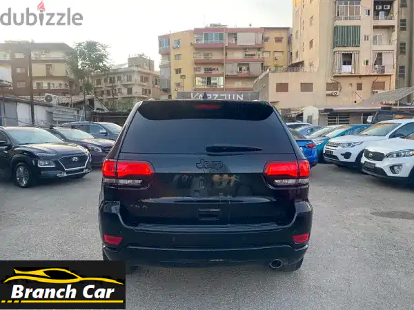جيب جراند شيروكي 2017 (Altitude) بحالة ممتازة - فرصة لا تُفوّت!