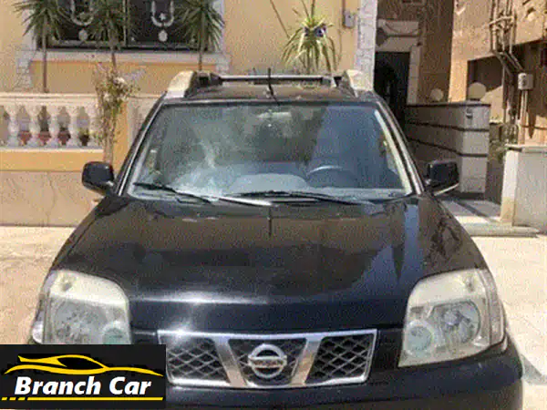 نيسان إكس تريل 2010 ذهبية - بحالة ممتازة! (فرش جلد، كراسي كهربائية)