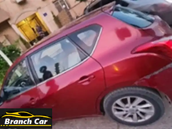 نيسان تيدا هاتشباك 2015 - فل أوبشن - حالة ممتازة - المقطم