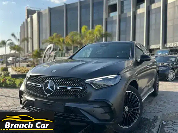 مرسيدس GLC300 2025 AMG لا مثيل لها - أسود مات مع لمسة من الكمال