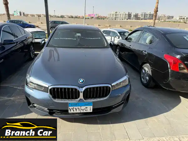 BMW 520i 2023 بحالة ممتازة! (6000 كم فقط!)