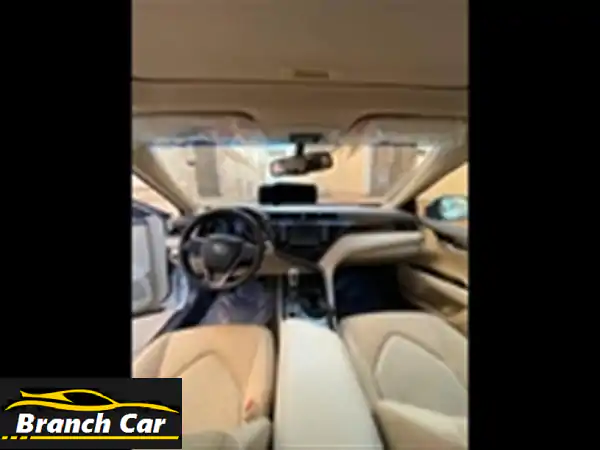 تويوتا كامري 2020 GLE بيضاء - بحالة ممتازة - 40 ألف ريال فقط!