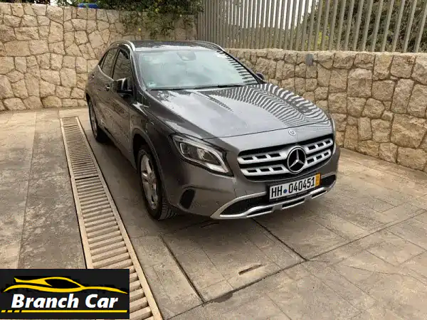 مرسيدس GLA 220 4MATIC 2018 - مستوردة من ألمانيا بحالة ممتازة!