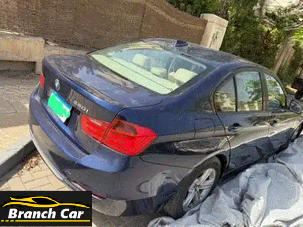 بي إم دبليو 320i M Sport 2016 - أسود فاحم، بحالة ممتازة! (153,000 كم)