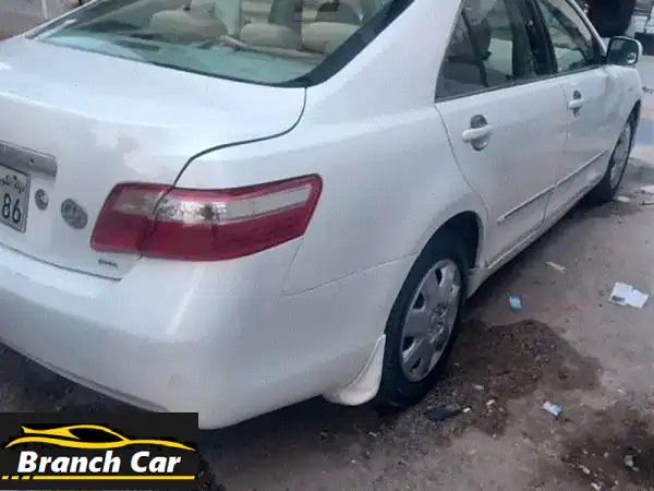 تويوتا كامري 2007 بيضاء - بحالة ممتازة! فرصة لا تُفوّت