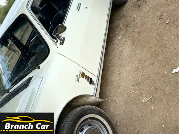 بيجو 504 استيشن 1977 - كلاسيكية أنيقة، جاهزة للمغامرة!