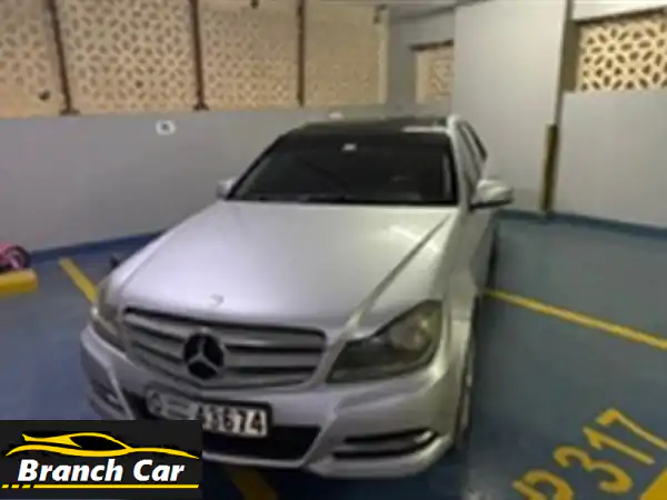 مرسيدس بنز C200 (2013) فل أوبشن - حالة ممتازة - عجمان