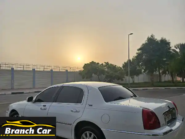 فرصة ذهبية! تاون كار Lincoln Town Car 2011 بحالة ممتازة بسعر مغرٍ
