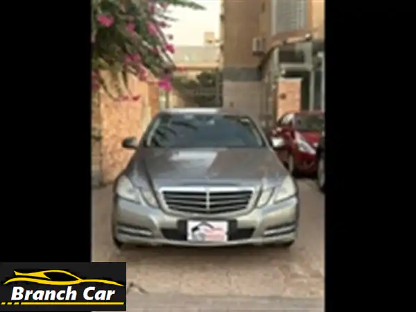 مرسيدس E200 موديل 2013 بحالة ممتازة - فرصة لا تُفوّت!