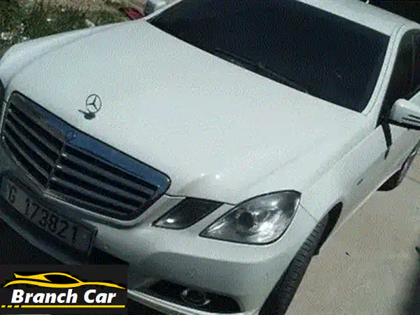 مرسيدس E200 2011 بحالة ممتازة - سقف بانورامي وإطارات جديدة!