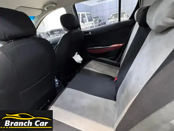 هيونداي i20 2015 سوداء - فرصة مميزة! 1,600 دينار بحريني قابل للتفاوض