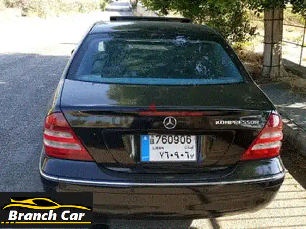 مرسيدس بنز C230 موديل 2004 - أنيقة، رياضية، وسعر لا يُفوّت!