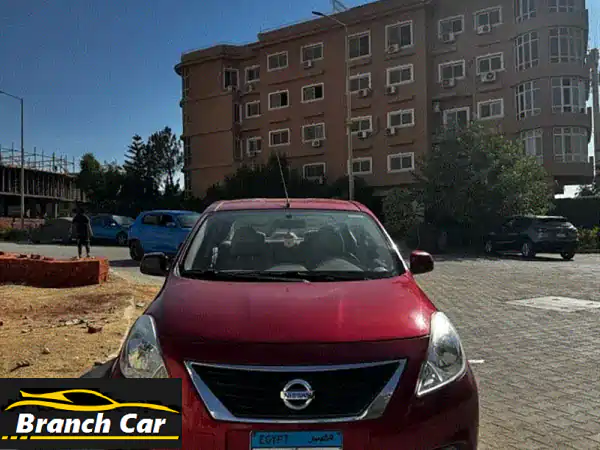 نيسان صني 2014 حمراء بحالة ممتازة - استخدام أنثوي -...
