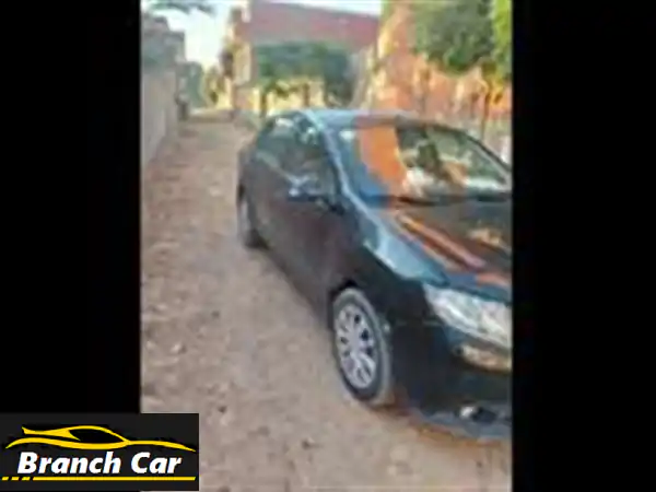 رينو لوجان 2016 أوتوماتيك - حالة ممتازة! (فحص شامل حتى 8/2027)