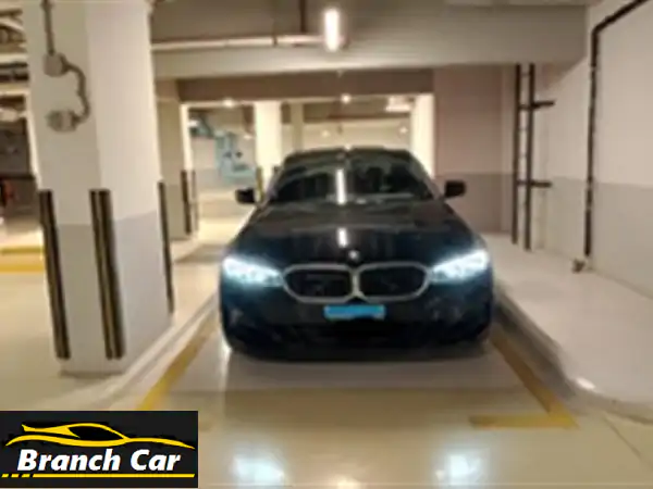 بي إم دبليو 320i 2024 - كالجديدة! 2000 كم فقط - فرصة لا تُفوّت!