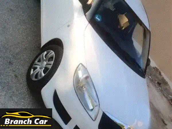 سكودا رابيد 2014 بيضاء - بحالة ممتازة!  (وسائد هوائية)