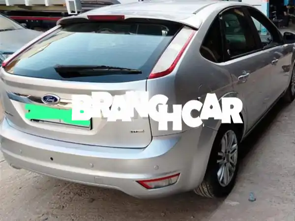 فورد فوكس Ghia 2010 بحالة ممتازة - 92,000 درهم (قابل للتفاوض)