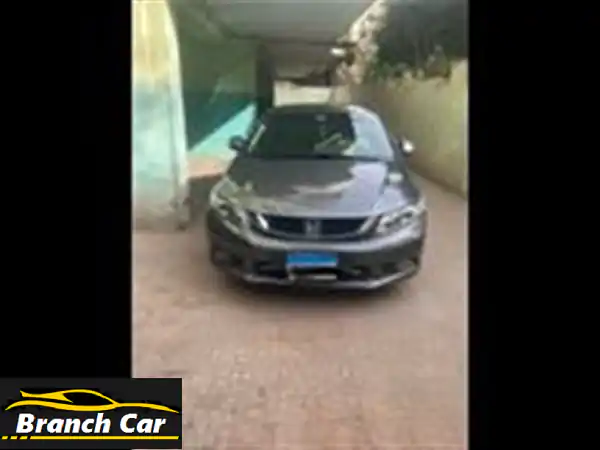 هوندا سيفيك 2014 بحالة ممتازة كالجديدة! (أول يد -...