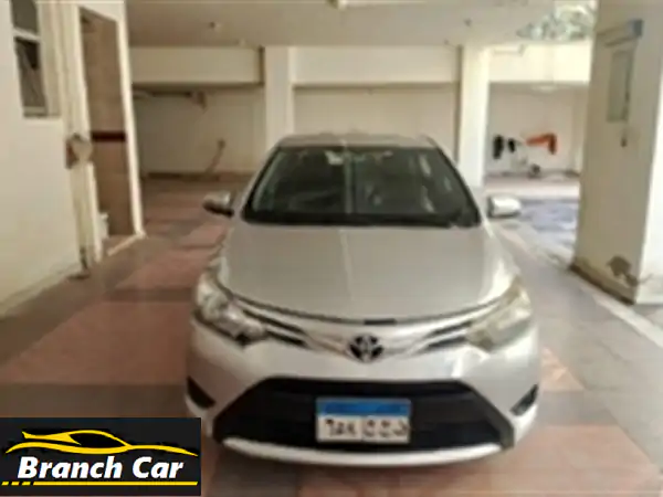 تويوتا يارس 2015 سيدان - بحالة ممتازة! رخصة سنتين -...