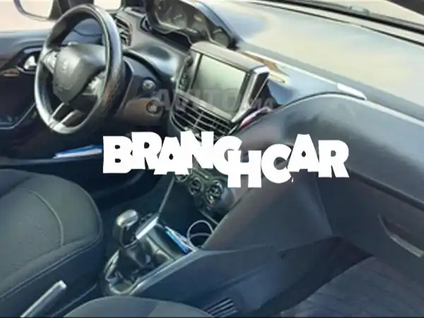 Peugeot 208 Diesel Manuelle 2019 à Oujda