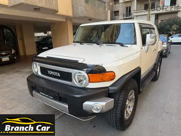 تويوتا FJ Cruiser 2017 - بحالة ممتازة! (30,000 كم فقط!)