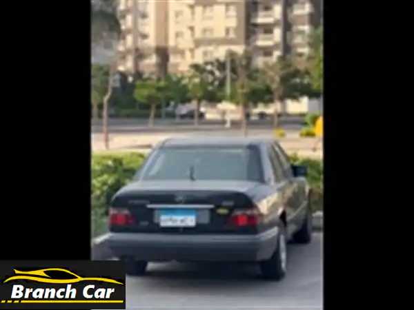 تحفة فنية! مرسيدس E200 W124 (1994) -  أيقونة الأناقة والمتانة