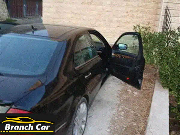 BMW 5 Series 2011 (523i) - بحالة ممتازة!  سعر مغرٍ! -  باقون، لبنان
