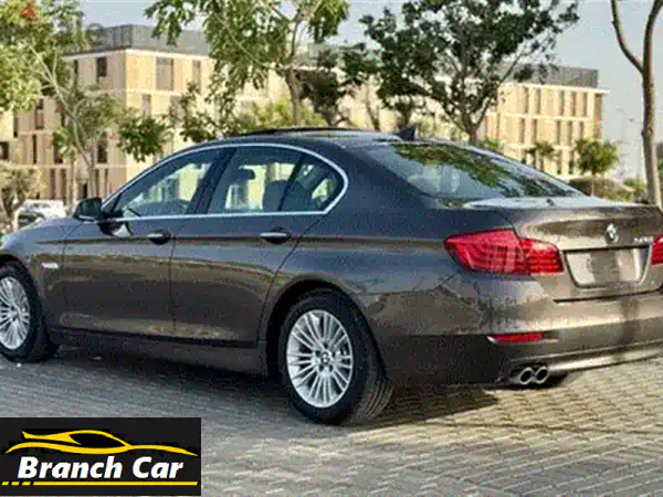 BMW 520 Luxury 2019 سوداء -  صيانة كاملة ووثائق جاهزة! فرصة لا تُفوّت!