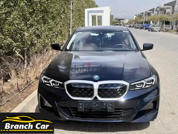 BMW i3 2024 - كهربائية فاخرة كأنها جديدة! (14,000 كم فقط)