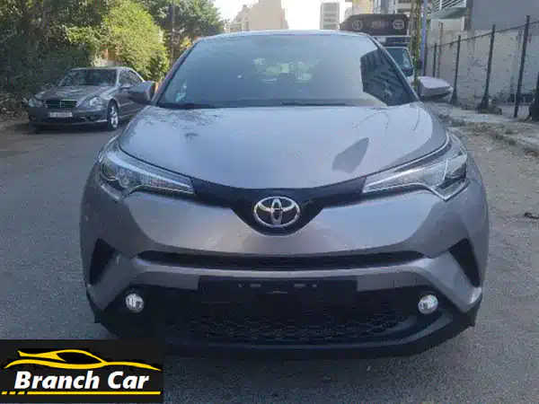 تويوتا CHR 2019 (4x4) - كالجديدة! رمادي فاتح، بحالة ممتازة