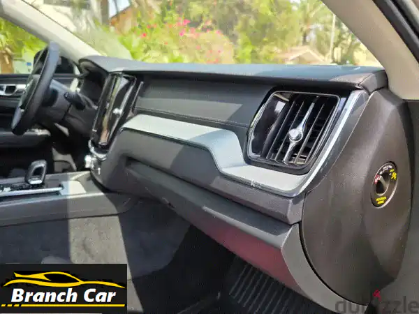فولفو XC60 2023 بحالة ممتازة - فرصة لا تُفوّت!