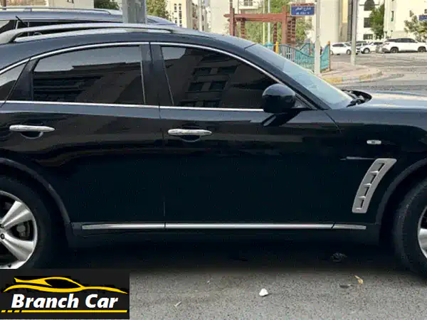 انفينيتي FX35 2010 - أعلى فئة، رحلة فاخرة بسعر لا يقاوم! (430,000 كم)