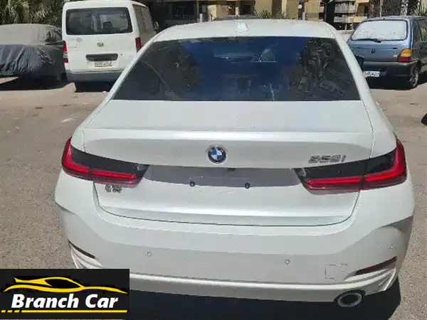 بي إم دبليو 320i Advantage 2024: أناقة لا تُقاوم، بضمان 5...