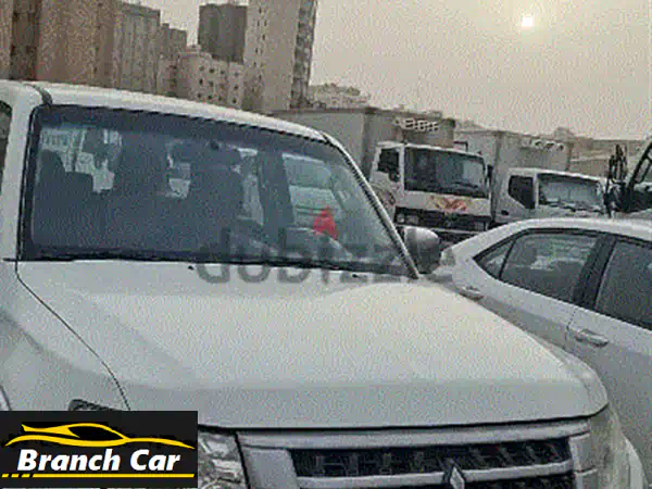 ميتسوبيشي باجيرو 2015 GLS V6 - بحالة ممتازة! (فحص كمبيوتر)...
