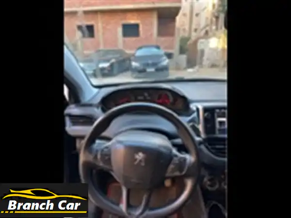 بيجو 208 موديل 204 - بحالة ممتازة! (09 ألف كم فقط)