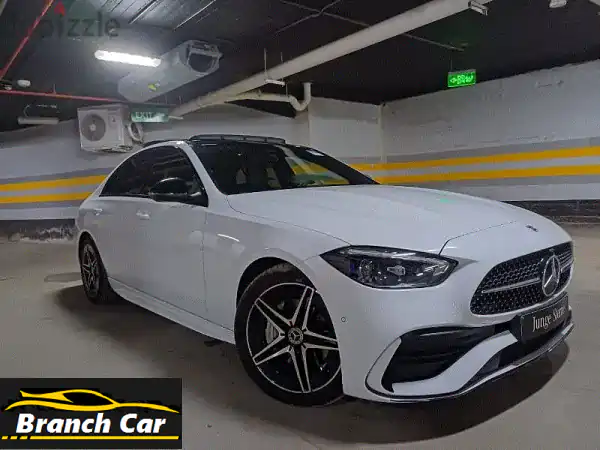 مرسيدس بنز C200 AMG 2024 - كالجديدة! (12,900 كم فقط!)