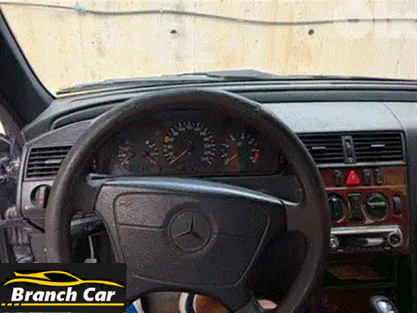 مرسيدس C-Class 2004 بحالة ممتازة - فرصة لا تُفوّت!