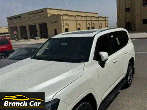 تويوتا لاند كروزر GXR 4.0 بحالة ممتازة - 2024 - 13,000 كم فقط!