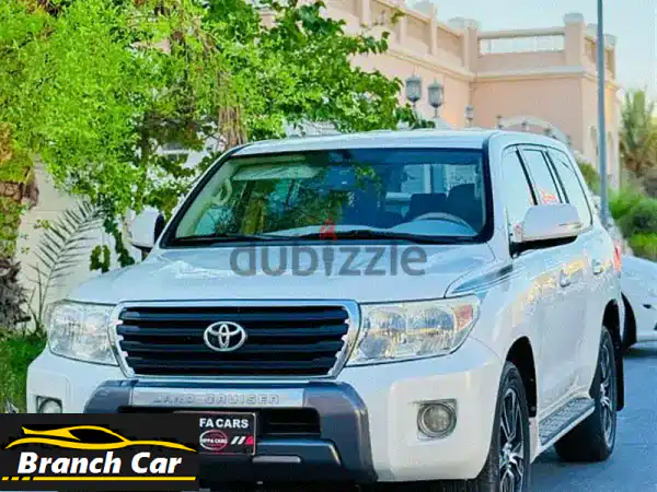 تويوتا لاند كروزر 2017 -  SUV فارهة بـ 8 مقاعد وعجلات 4x4...