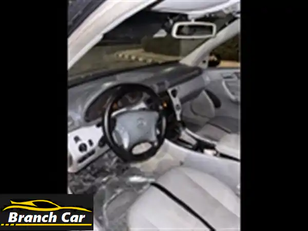 مرسيدس C240 2003 بحالة ممتازة! (فتحة سقف، كراسي كهربائية، رخصة سارية)