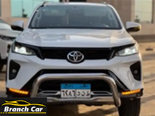 تويوتا فورتشنر 2023 سبورت 4x4 بحالة ممتازة! عرض لا...