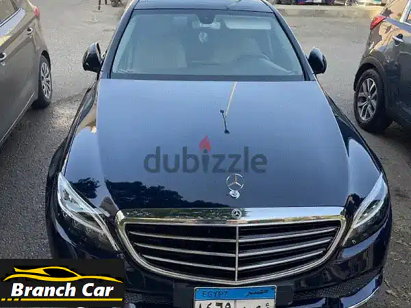 مرسيدس بنز C180 Exclusive 2019 - بحالة ممتازة!...