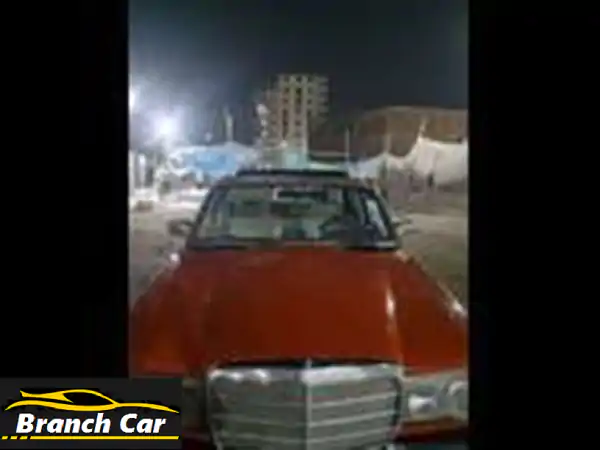 مُرْسِدِس 230 الكلاسيكية - جوهرة 1978 مُعاد...