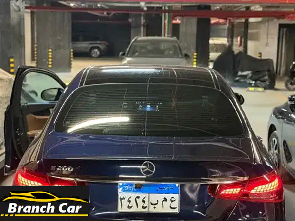 مرسيدس بنز E200 موديل 2021 - بحالة ممتازة! (79000 كم فقط)