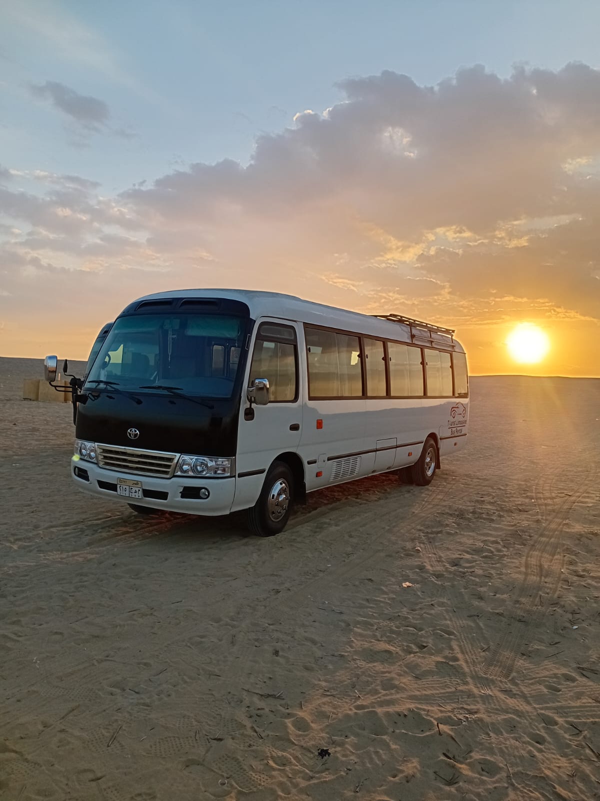 إيجار تويوتا كوستر 2026 – باصات حديثة ومعقمة...