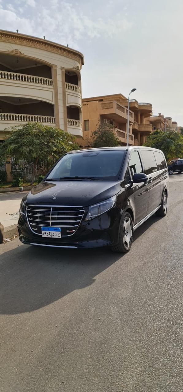 إيجار V300 Luxury – فخامة المرسيدس مع خصوصية تامة وخدمة فندقية راقية.