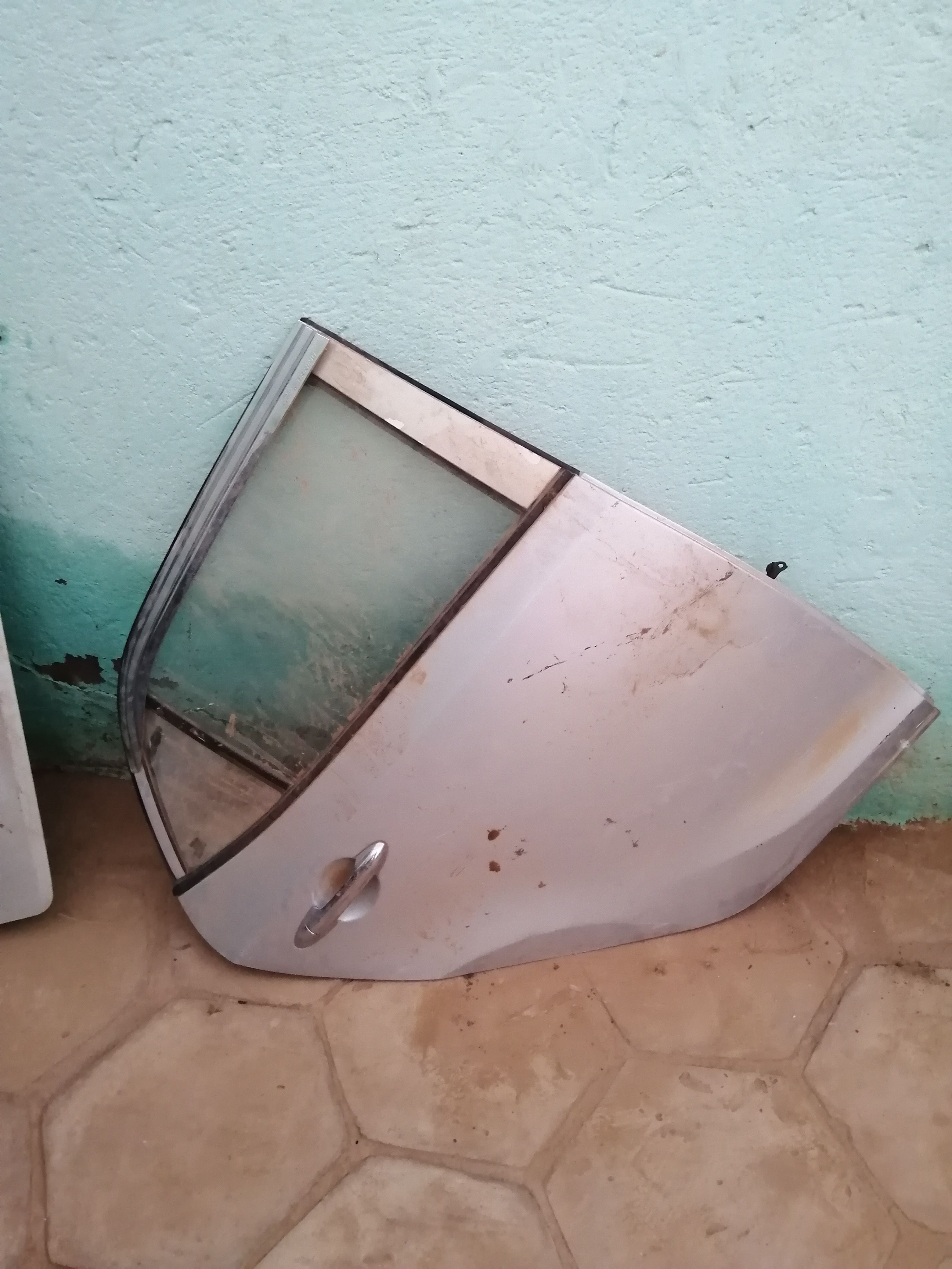 أبواب منفوخة ورفارف إيون