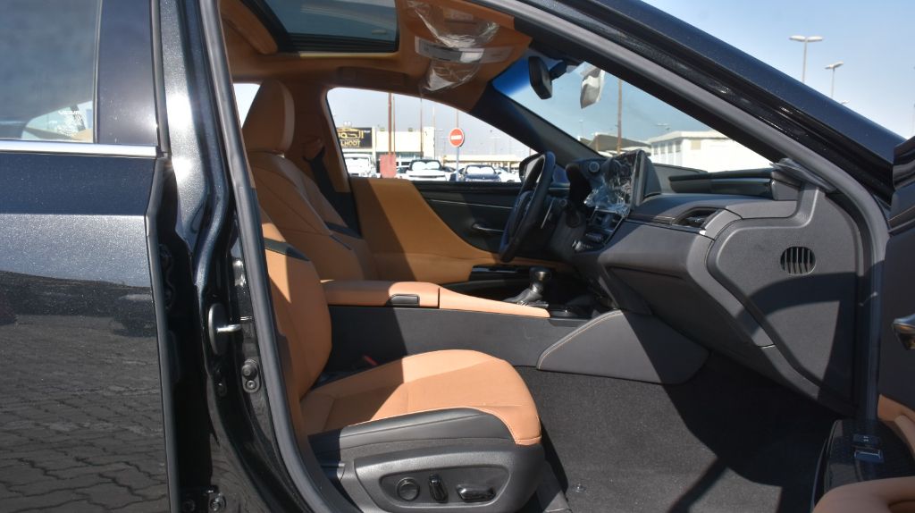 لكزس ES 250 V4 2.5L 2024 مواصفات كاملة، 0 كم