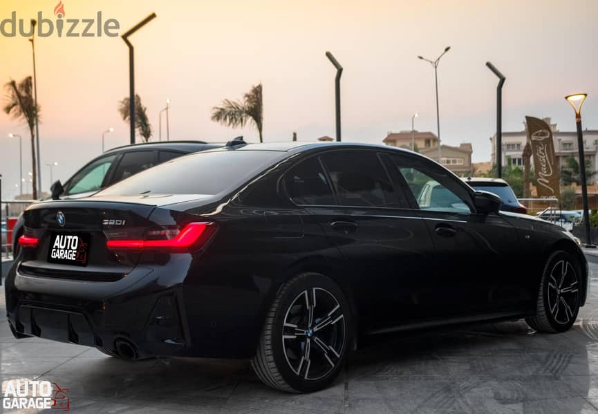 بي ام دبليو 320i 2025