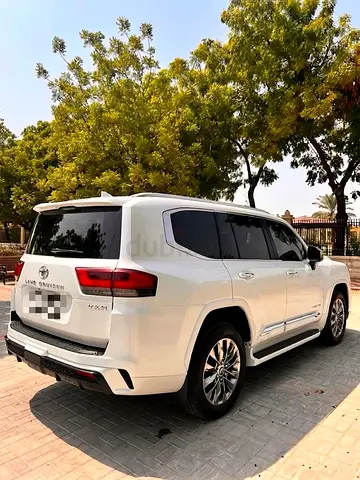 18AED340,000premiumToyotaLand CruiserVXRToyota Land Cruiser 2024 VXR| Twin Turbo |  409 TT| GCC Specs |Full Option202444,000 kmLeft...